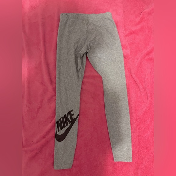 Gray Nike leggings (buy 3 items for $5) - Picture 1 of 3